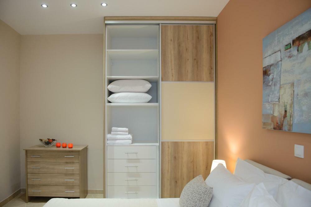 Beautiful House In Alimos Near To The Beach And Metro Athena Bagian luar foto