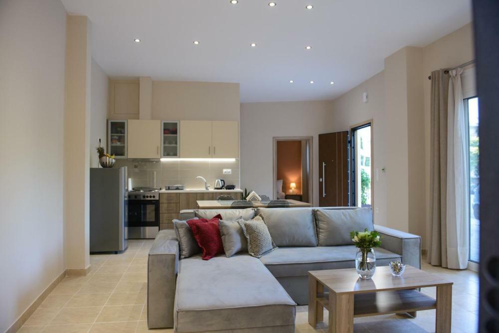 Beautiful House In Alimos Near To The Beach And Metro Athena Bagian luar foto