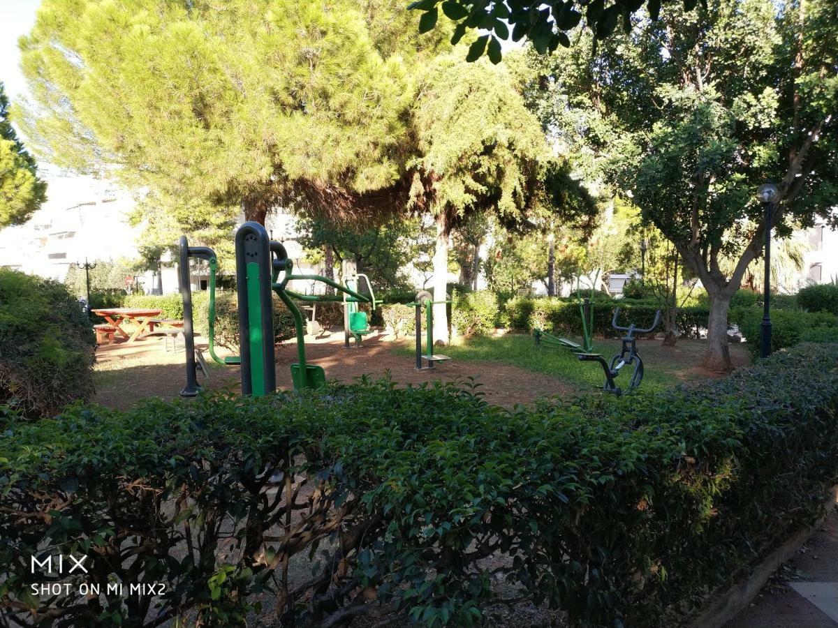 Beautiful House In Alimos Near To The Beach And Metro Athena Bagian luar foto